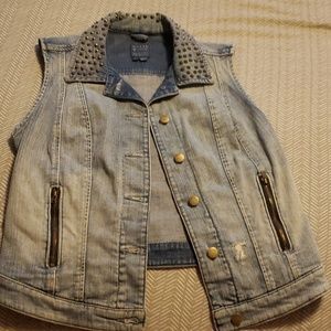 XS GUESS distressed & studded Jean / denim vest